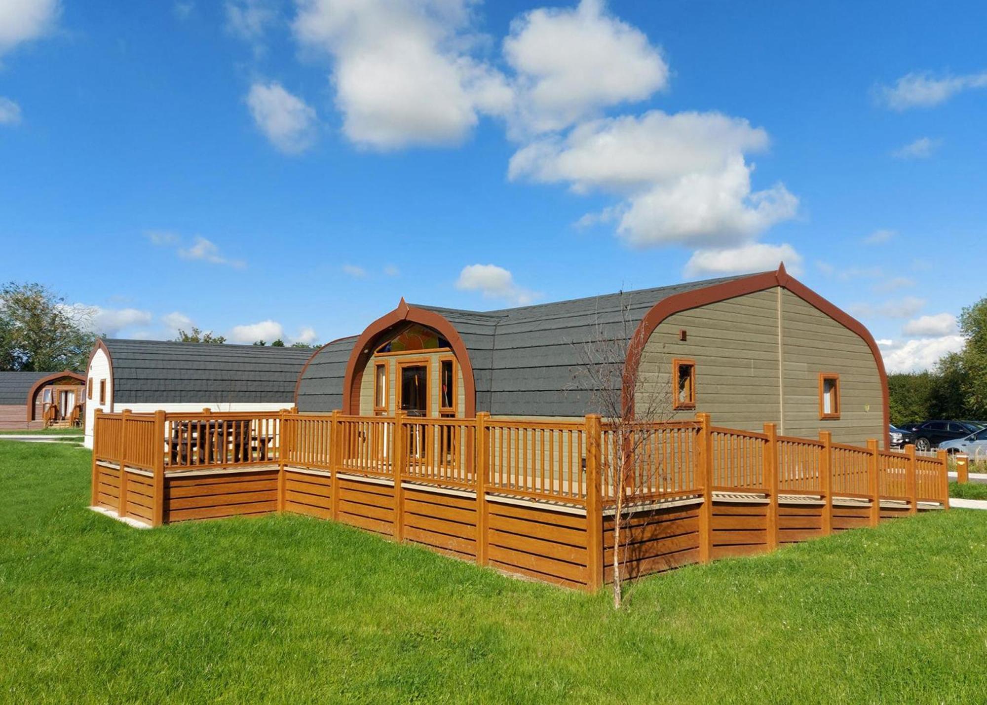 Wild Acre Village At Sundown Adventureland Retford Exterior photo