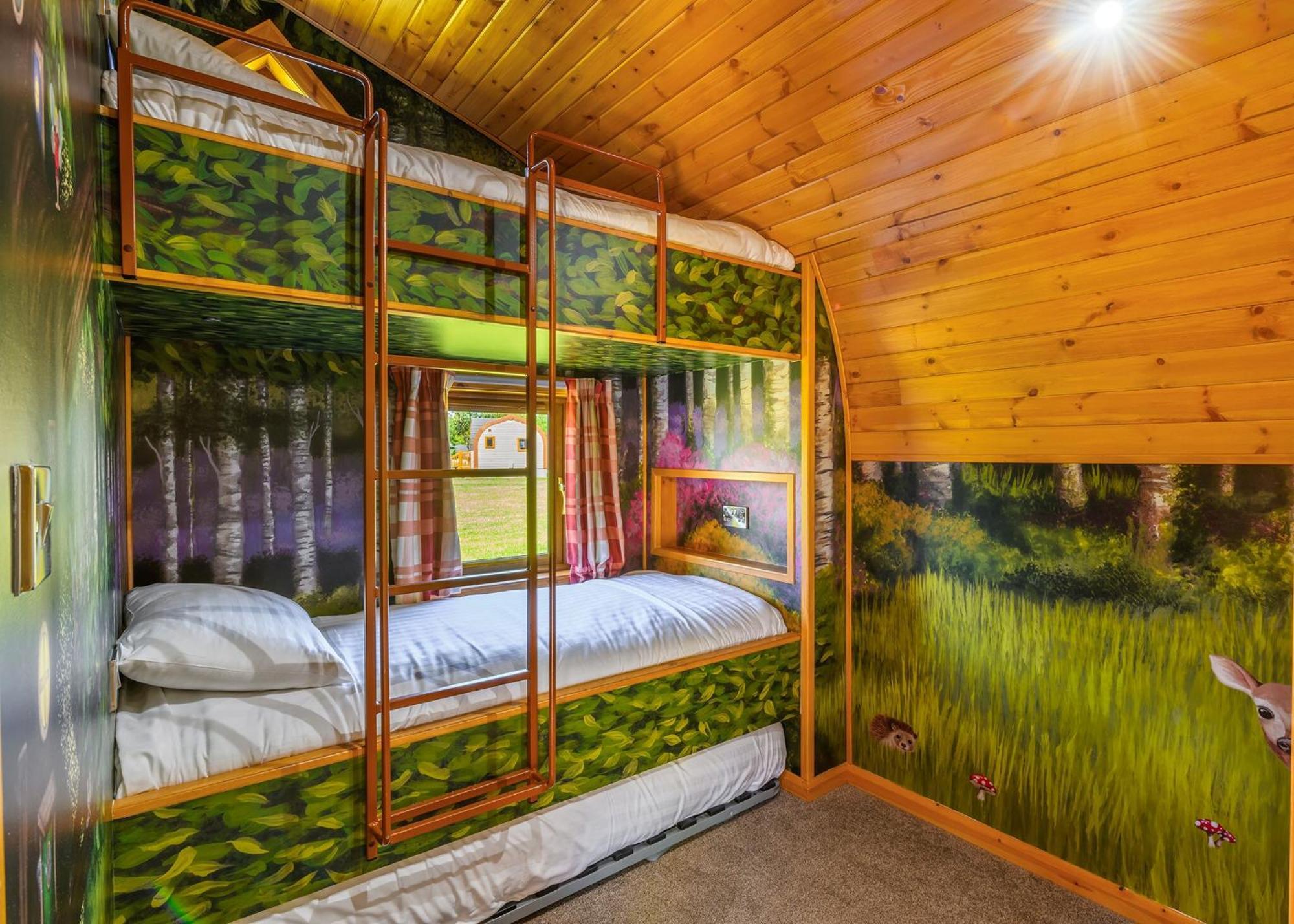 Wild Acre Village At Sundown Adventureland Retford Exterior photo