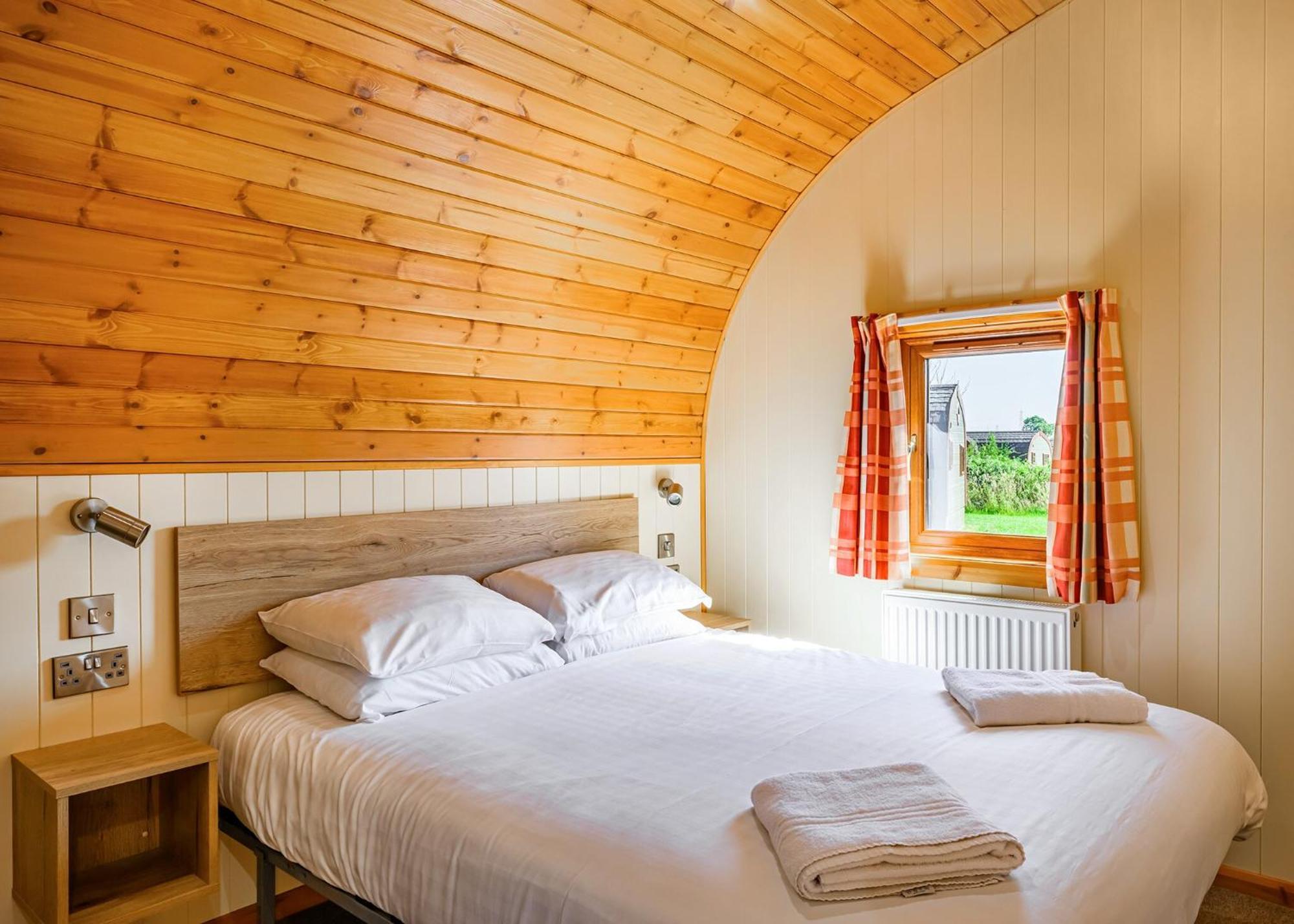 Wild Acre Village At Sundown Adventureland Retford Room photo